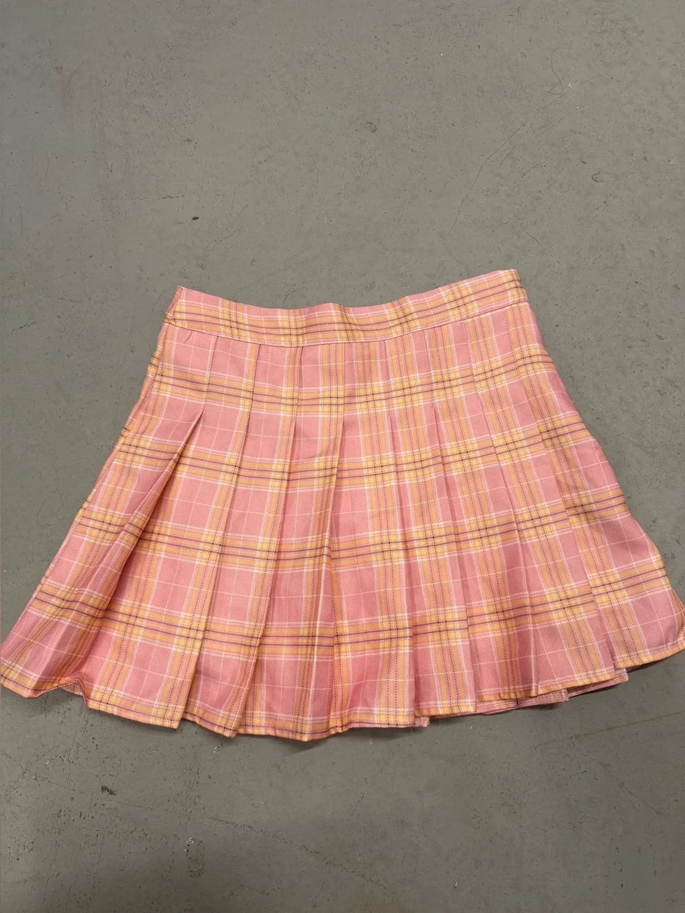 Pink plaid pleated mini skirt - Picture 2 of 4